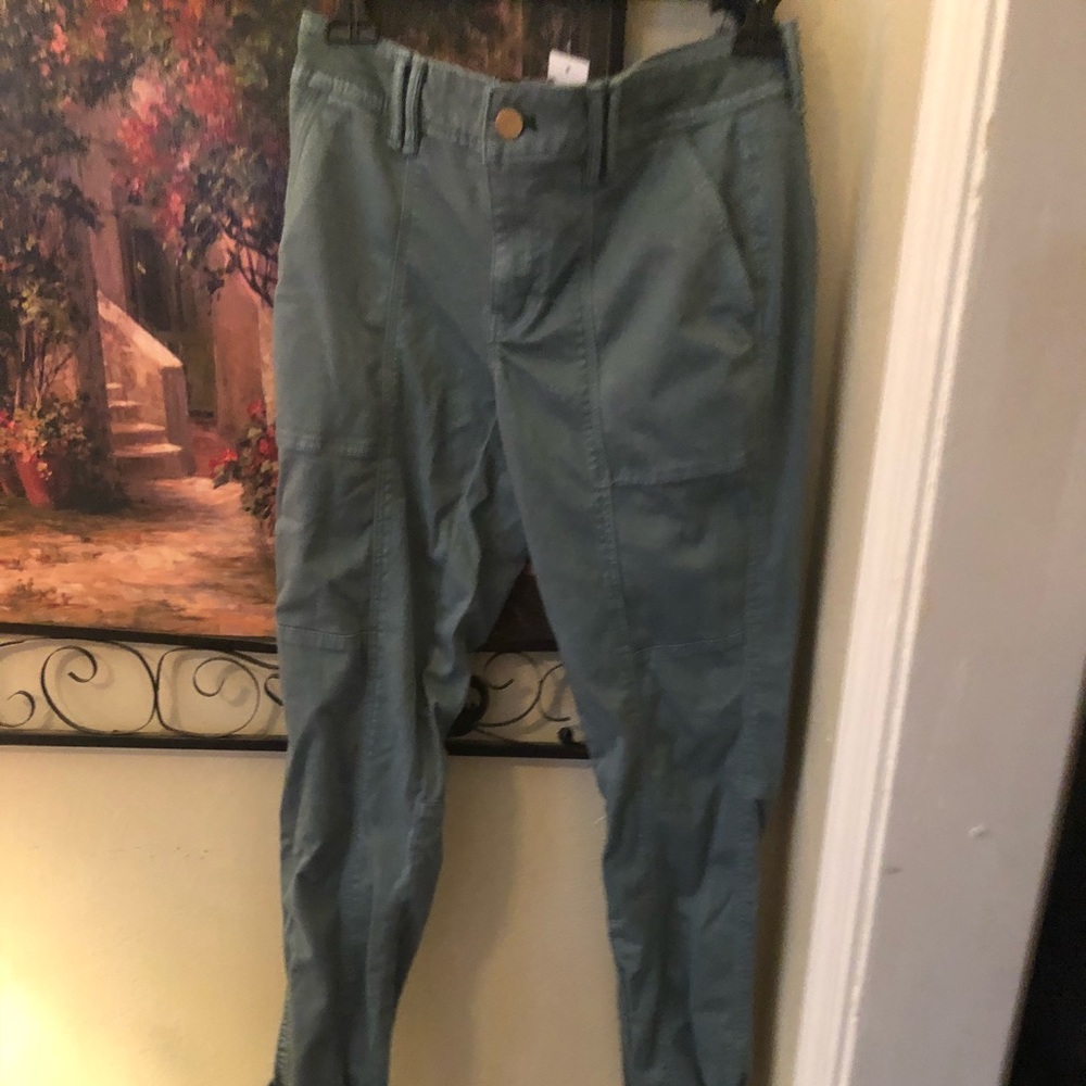 White House Black market skinny crop pants